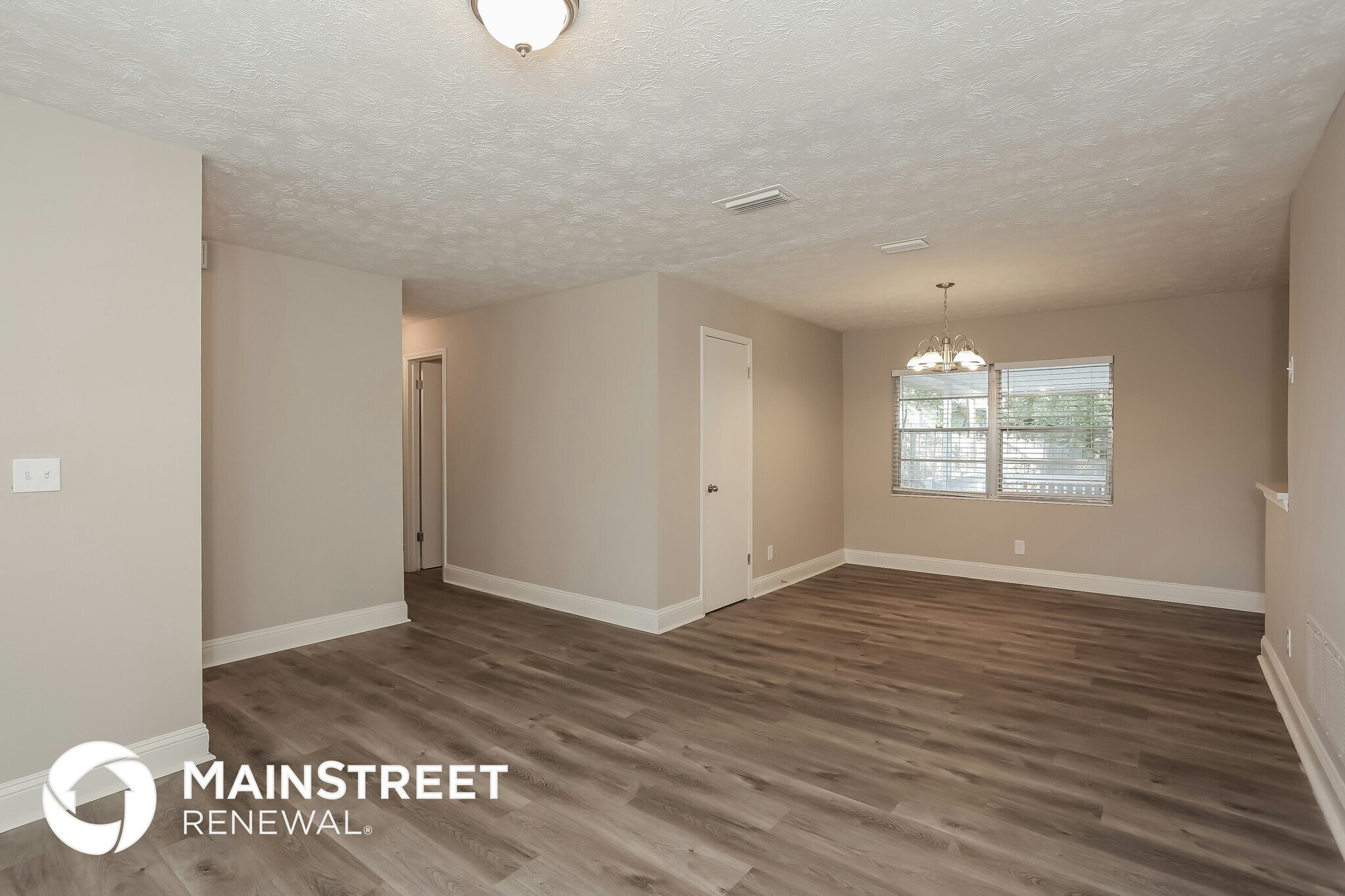 Building Photo - 7421 Deepwood Dr N