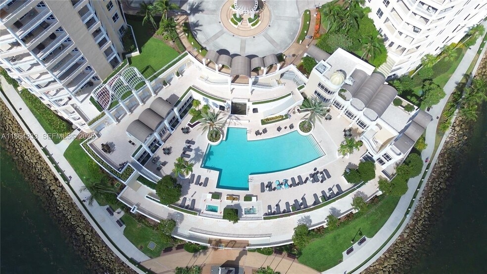 Building Photo - 848 Brickell Key Dr