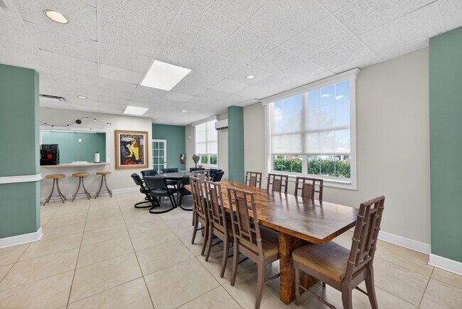 Building Photo - 2851 S Ocean Blvd