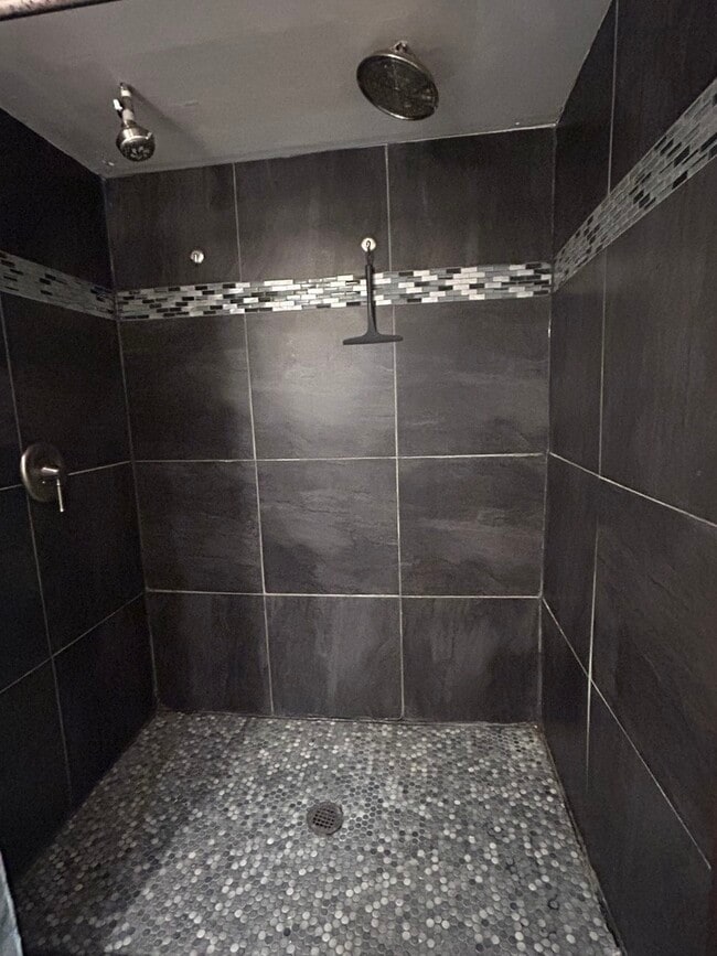 Building Photo - 233 Natoma Ave