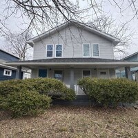 Building Photo - 841 Lasalle St