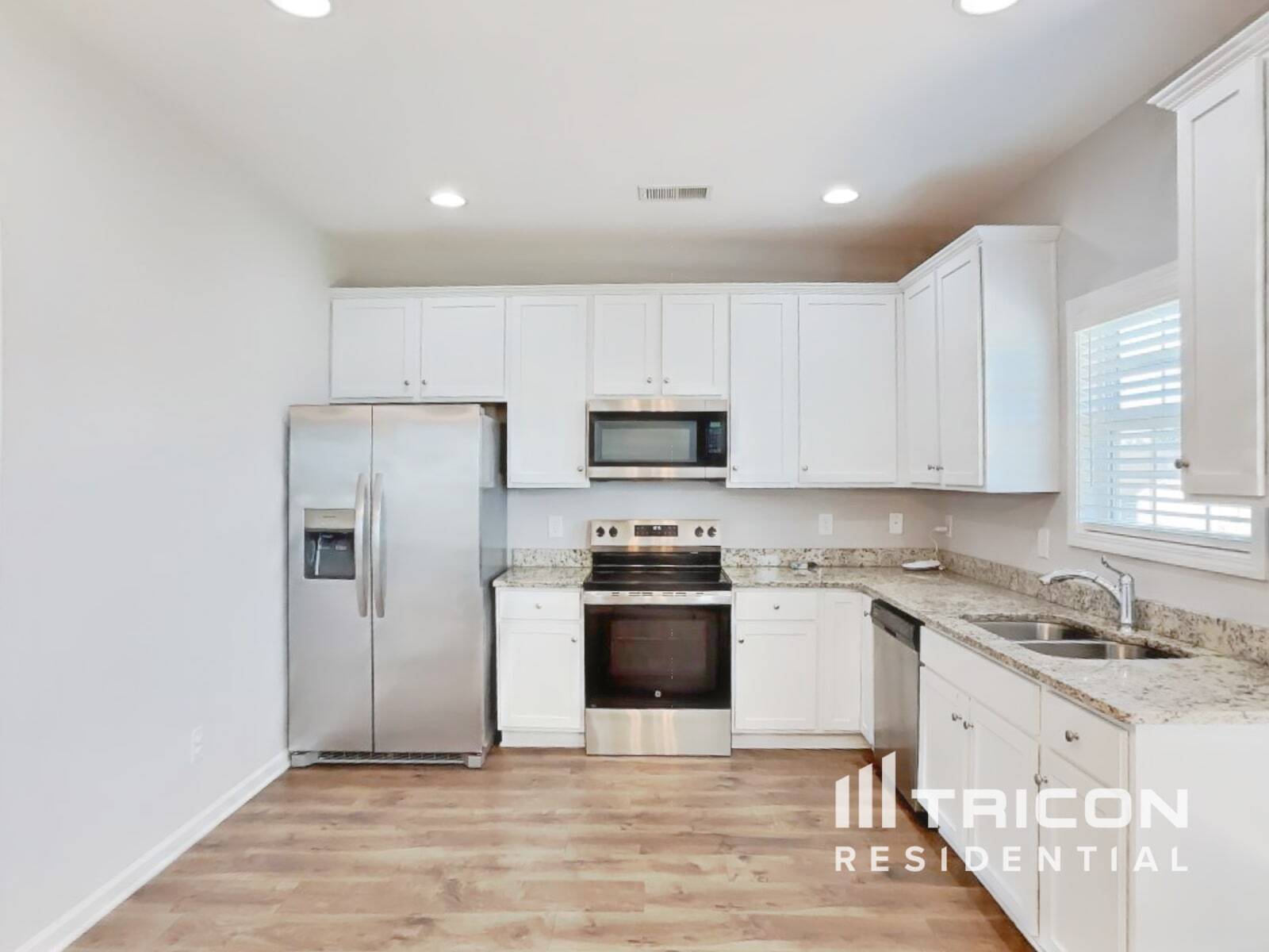 Building Photo - 917 Stokewood Pl