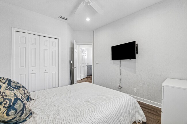 Building Photo - 4278 NW 65th Rd