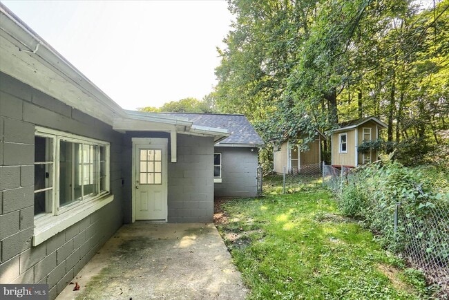 Building Photo - 2052 Foxianna Rd