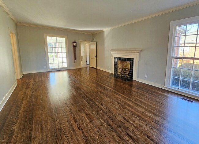 Building Photo - 541 W Sumter St
