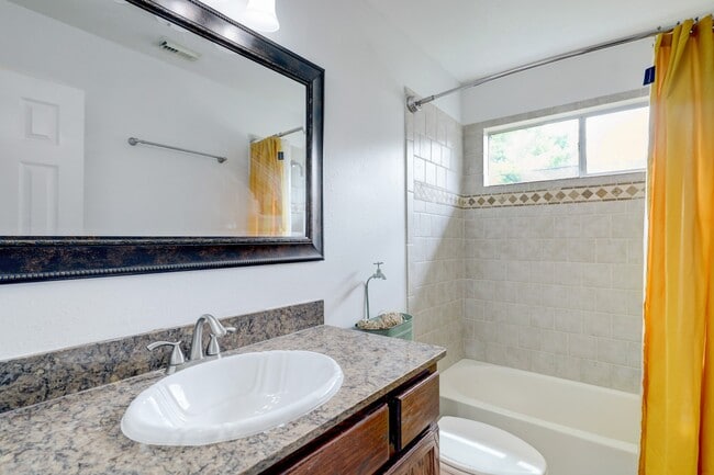 Building Photo - 13710 Wheatbridge Dr