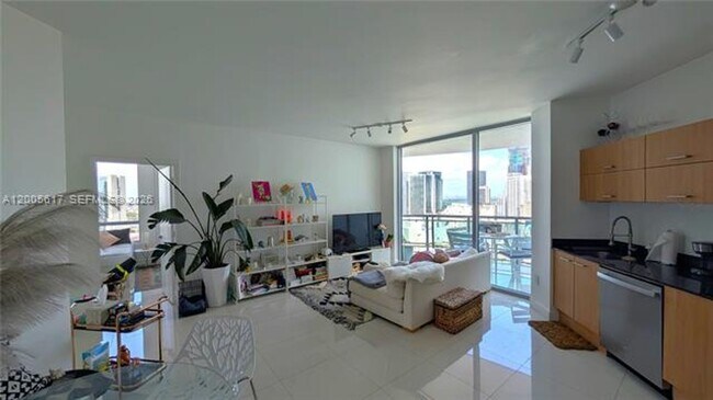 Building Photo - 350 S Miami Ave