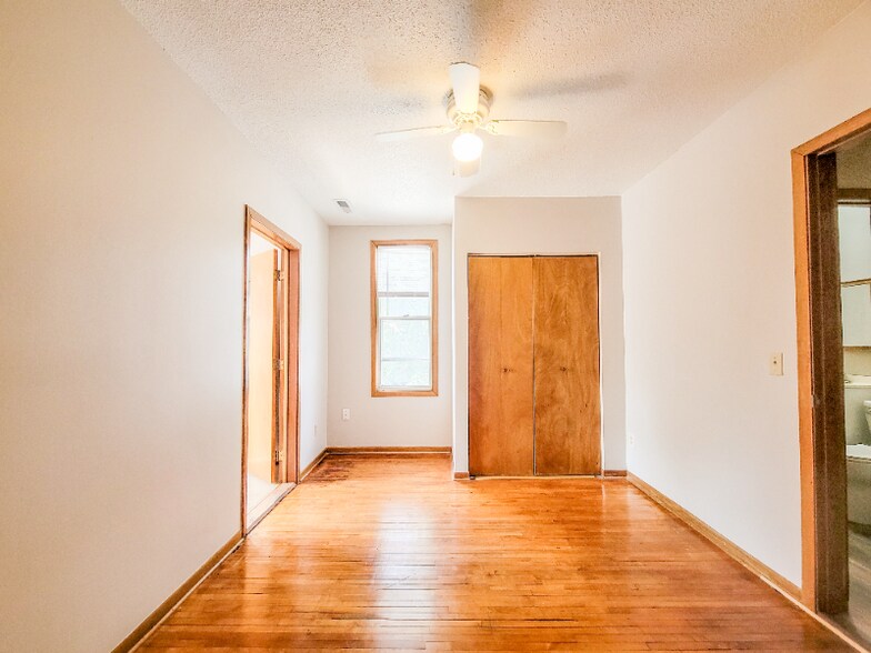 Building Photo - 2640 Fillmore St NE