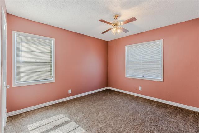 Building Photo - 600 NE 11th St