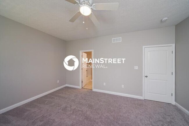 Building Photo - 4 Bedroom Pet-Friendly Home in Louisville,...