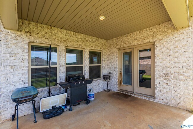 Building Photo - 322 Jackson Pt Cir