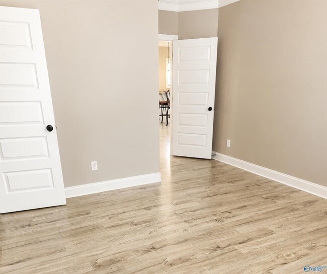 Building Photo - 204 Grove Village Way