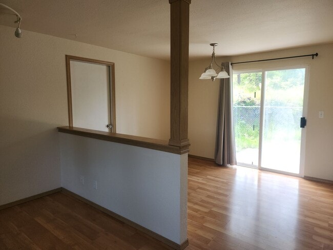 Building Photo - Rambler Available For Rent!!