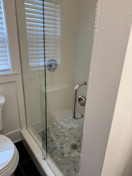 Building Photo - 2345 Bushnell St