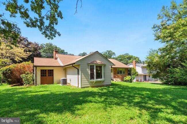 Building Photo - 8803 Tuckerman Ln