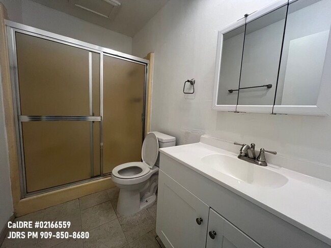 Building Photo - New Lowered Price! La Verne 2 Bedroom Condo