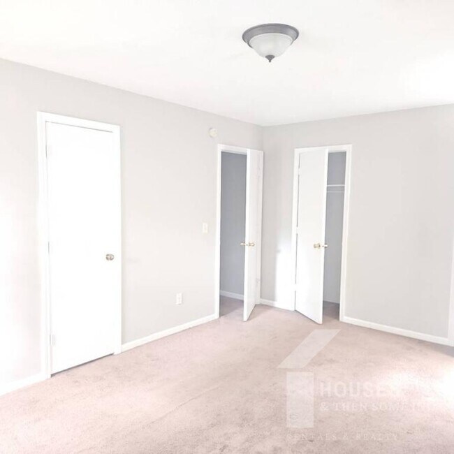 Building Photo - 130 Ashdown Dr