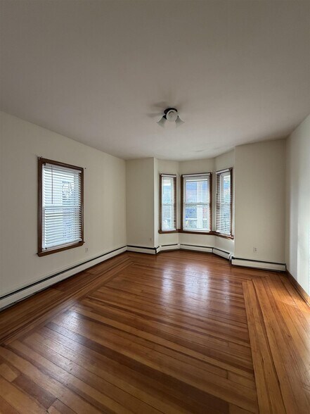 Building Photo - 45 Prescott St