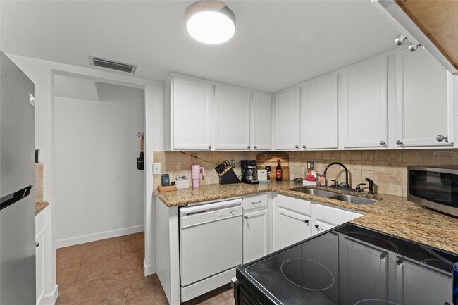 Building Photo - 225 Lewfield Cir