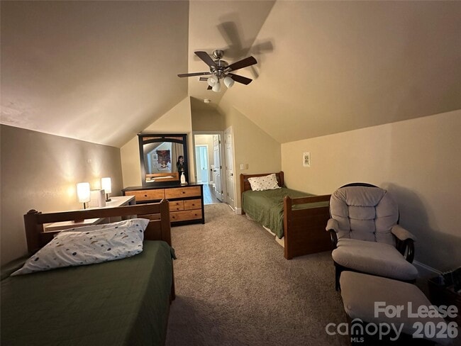 Building Photo - 819 Stargard Ct