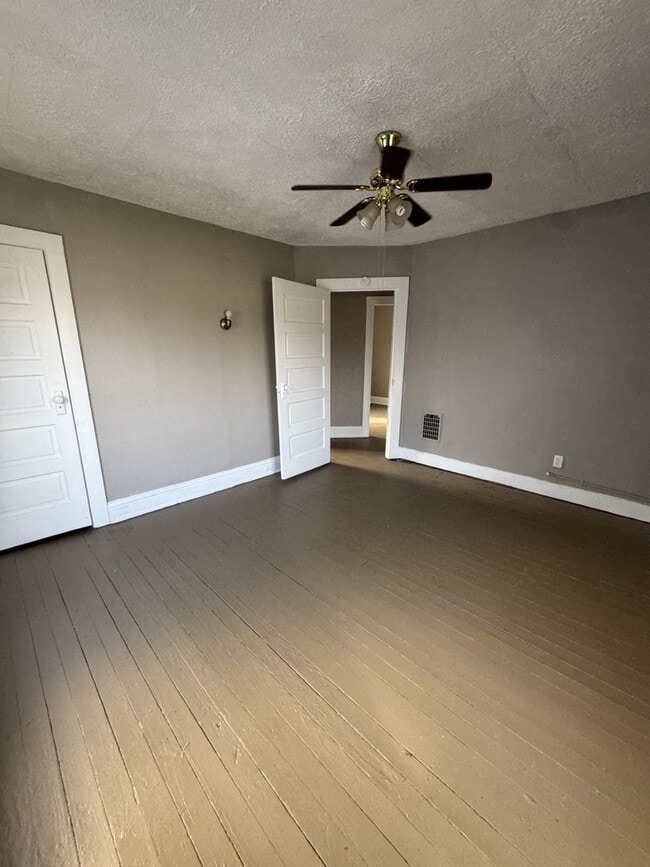 Building Photo - Welcome to this charming 3-bedroom, 2-bathroom home located in the heart of Springfield, OH+