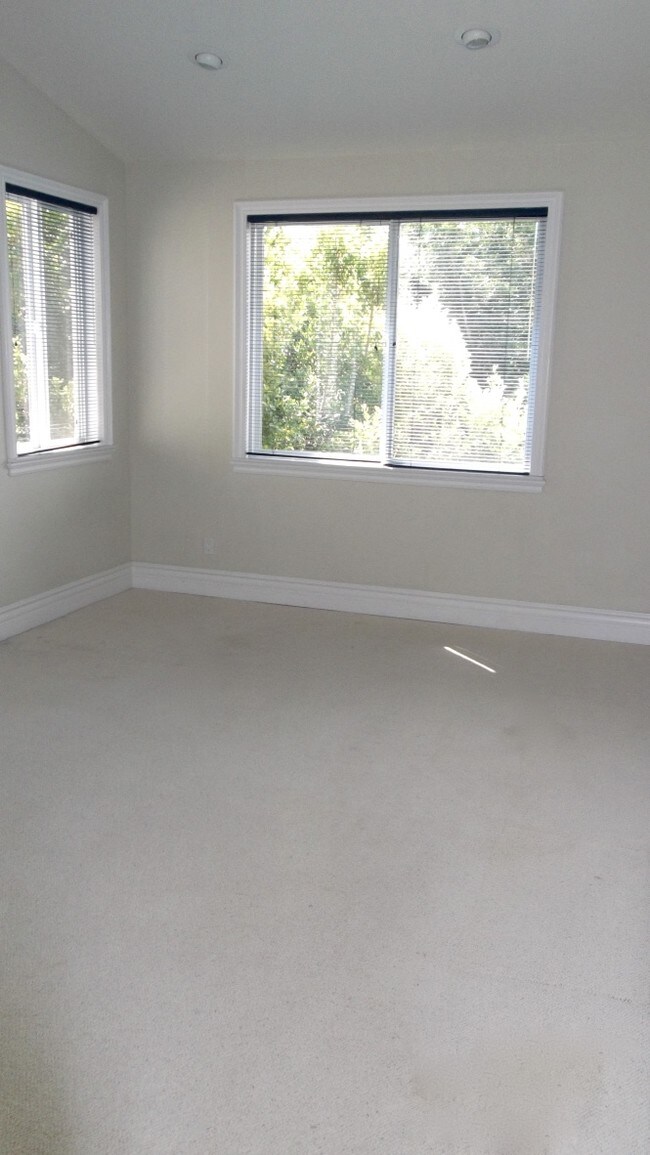 Building Photo - 1842 10th St