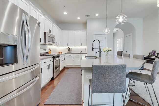 Building Photo - 4121 Berkman Dr