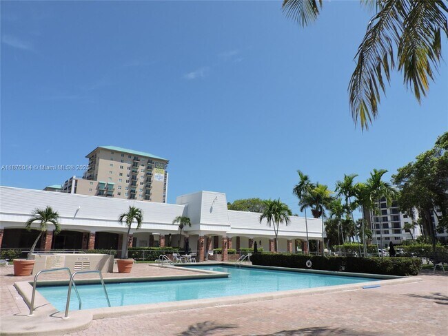 Building Photo - 501 E Dania Beach Blvd