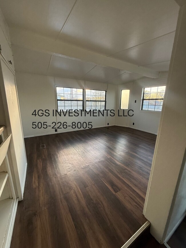 Building Photo - 1700 E 15th St