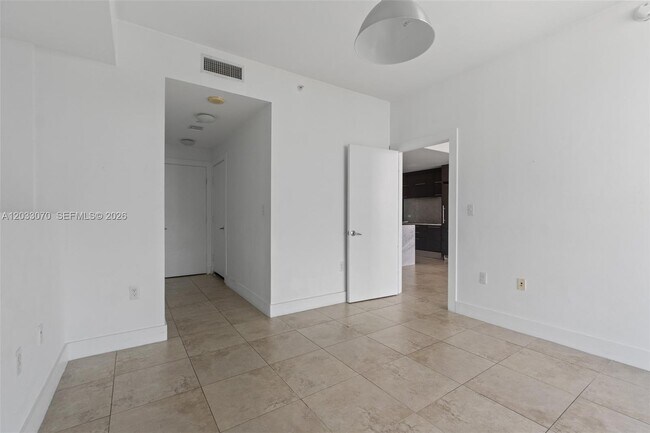 Building Photo - 900 Biscayne Blvd