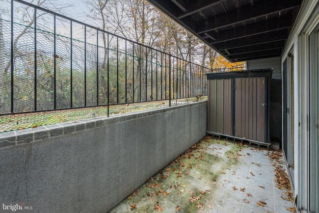 Building Photo - 108 Kenwood Dr