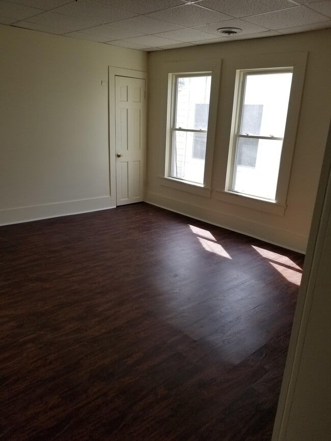 Building Photo - 113 Fayette St