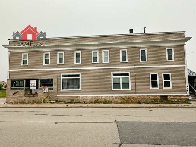Building Photo - 205 N Maple St