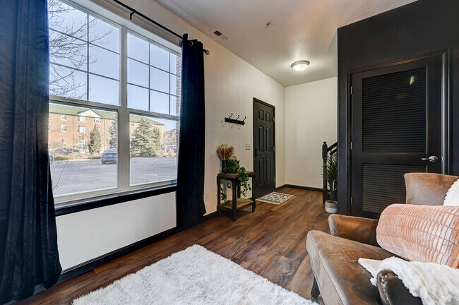 Building Photo - 313 E Las Animas St