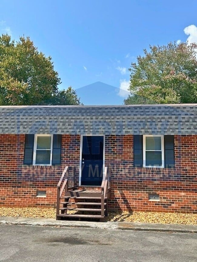 Building Photo - 615 Beech Cir NW