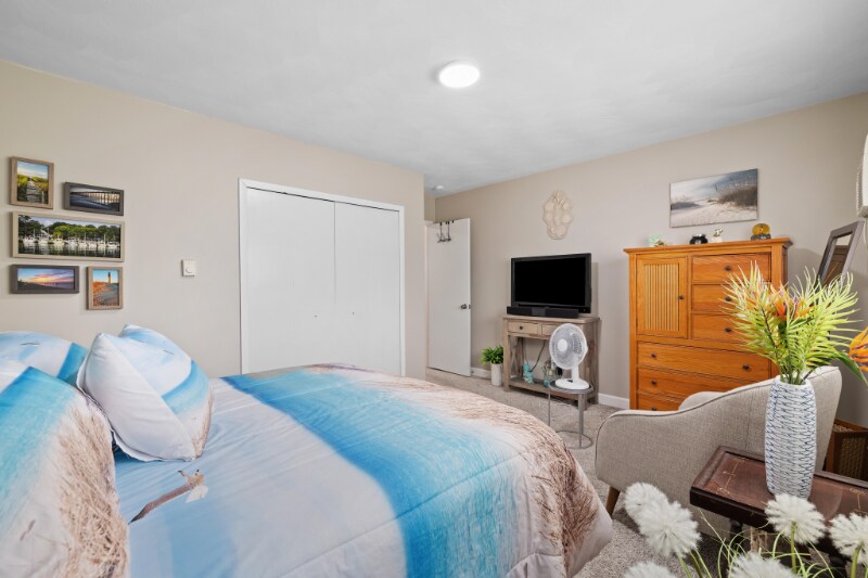 Building Photo - 6301 Frankn Dot Dr