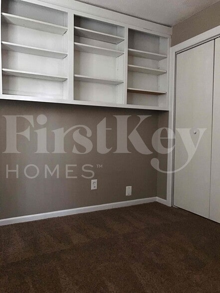 Building Photo - 8101 Railroad Rd