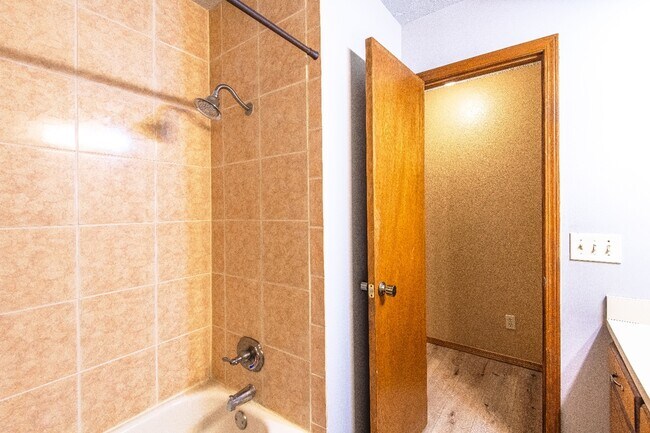 Building Photo - 8425 Timberwood Ln