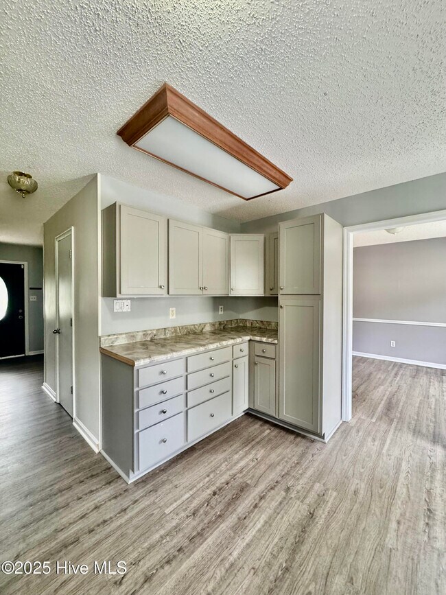 Building Photo - 1001 Pintail Ct