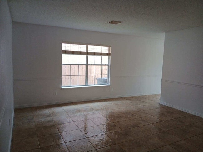 Building Photo - 5146 Erickson Bluff