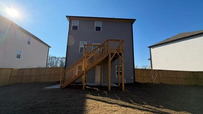 Building Photo - 105 Elijah St