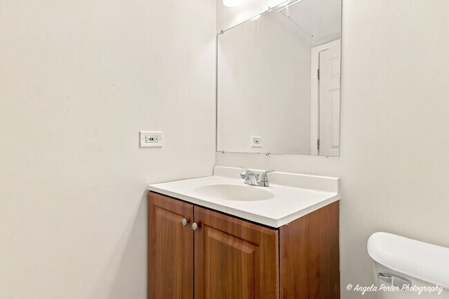Building Photo - 259 W Whispering Oaks Ln