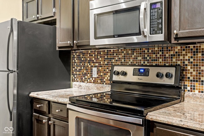 Building Photo - 4530 Village Ct