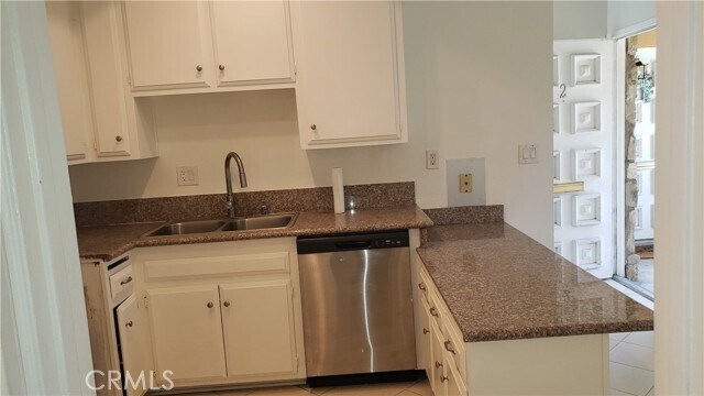 Building Photo - 16562 Goldenwest St