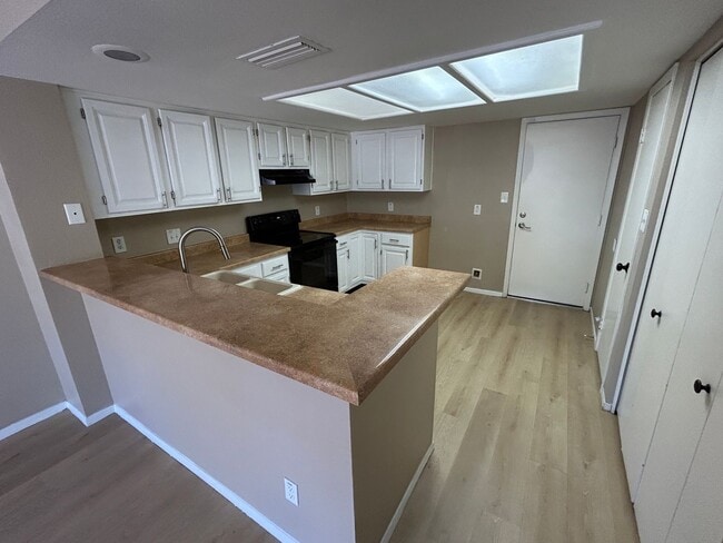 Building Photo - 521 E Kristal Way