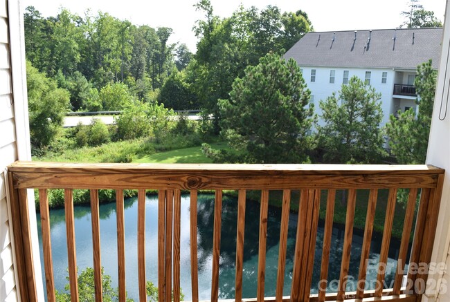 Building Photo - 6321 Park Creek Dr