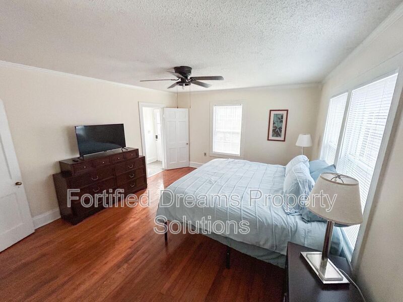 Building Photo - 315 S 3rd Ave