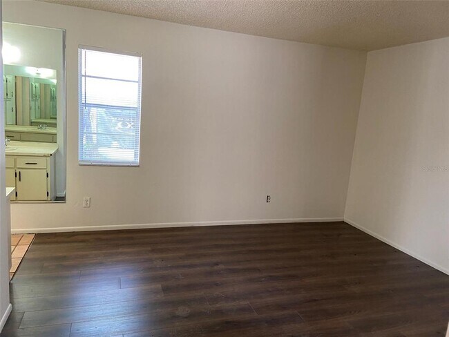 Building Photo - 3149 Huron Ave