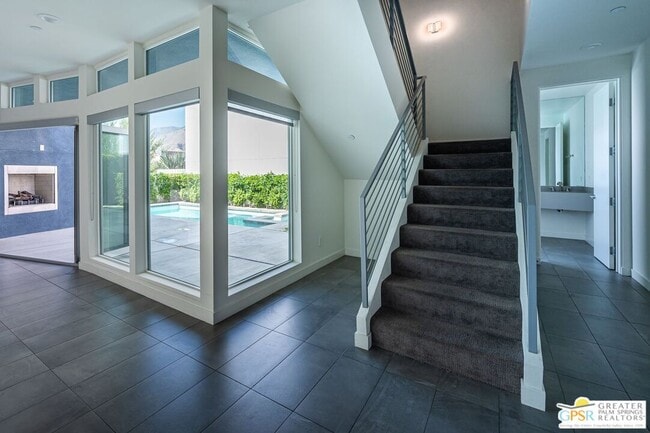 Building Photo - 1007 Ziel Dr