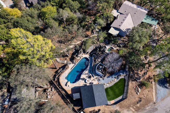 Building Photo - 43620 Washburn Dr